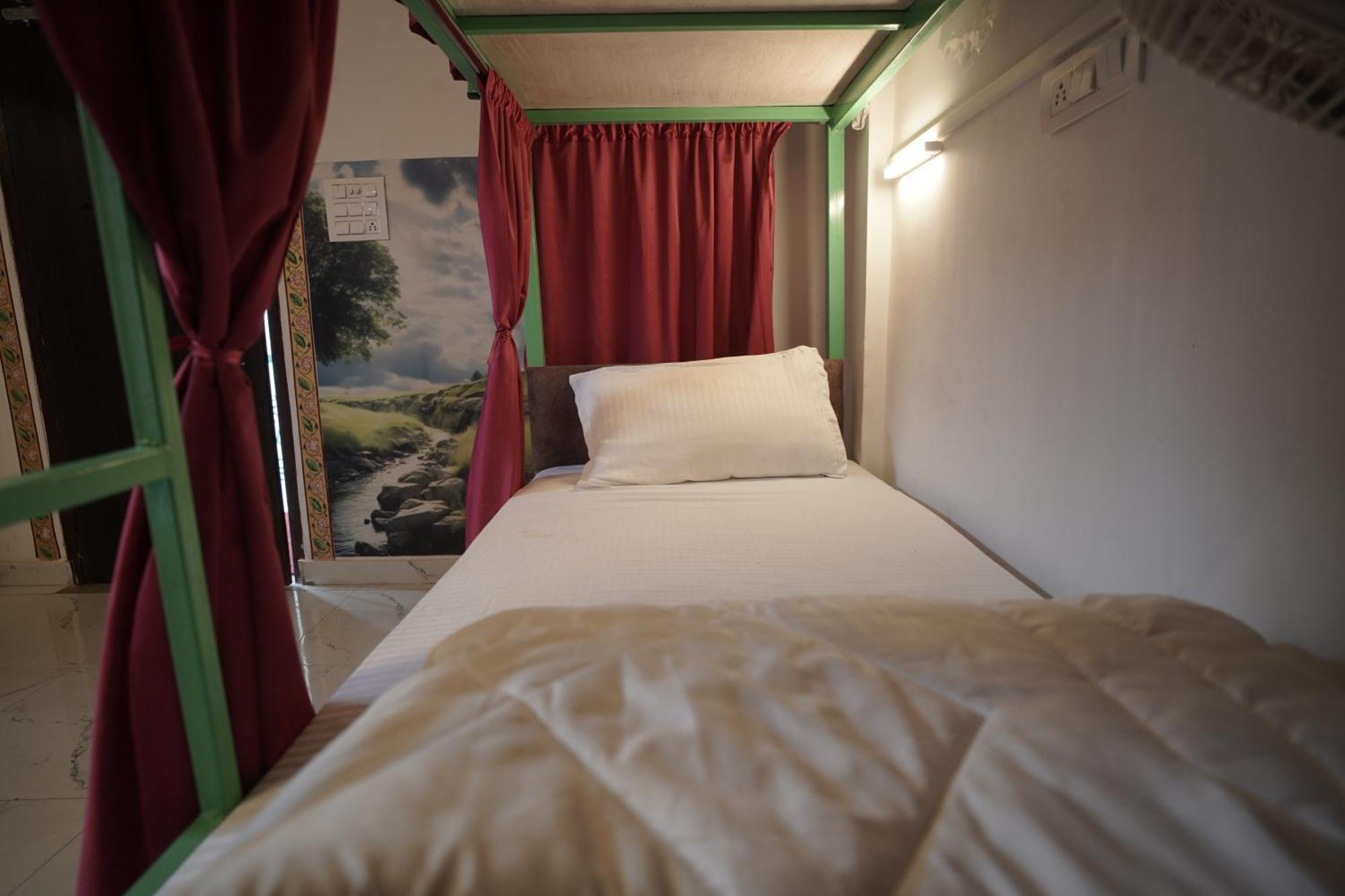 Hostel Funky Bunky Ουνταϊπούρ Εξωτερικό φωτογραφία